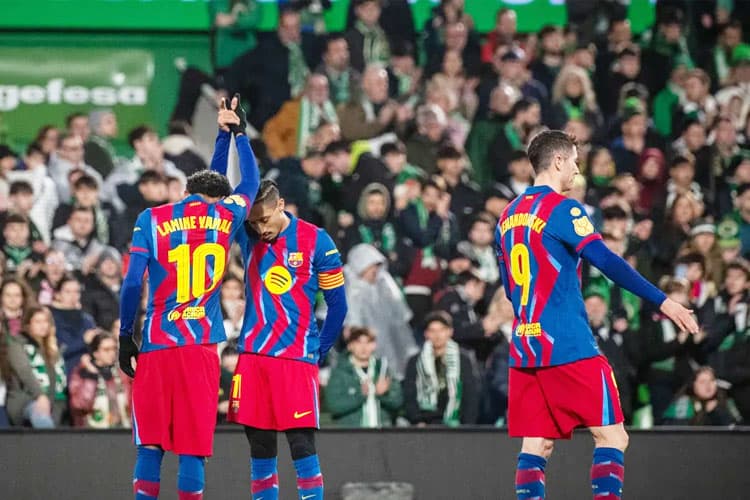 Barcelona Lolos ke Perempat Final Copa del Rey, Menang 2-0 atas Racing Santander
